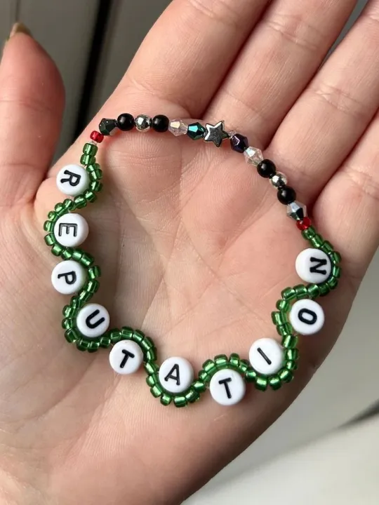 customise%20name%20bracelet%20charms%20bracelet%20with%20name%20beads%20-%20Image%203