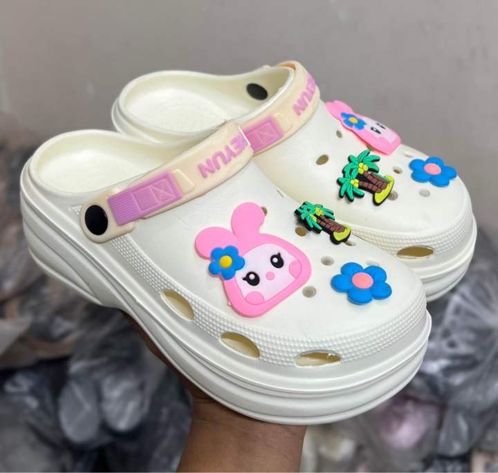 New%20Premium%20EVA%20Thick-Sole%20Comfort%20Lightweight%20Soft%20Cushion%20Slip-On%20Shoes%20Clogs%20Sandals%20with%20Cute%20Decorative%20Charms%20-%20Image%205