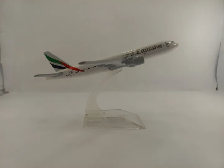 Emirates%20Boeing%20777%20Small%20Metal%20Airplane%20Model%20(16cm)%20aircraft%20model%20Airline%20%20Model%20for%20home%20office%20and%20home%20decoration%20-%20Image%208