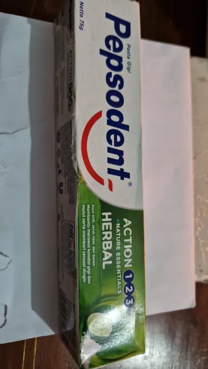 Pepsodent%20action%20natural%20essential%20herbal%20toothpaste%20in%2075%20g%20-%20Image%203