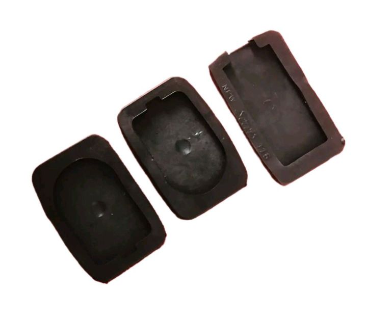 Suzuki%20Mehran%20Pedal%20Rubber%20set%203%20pieces%20black%20colour%20-%20Image%202