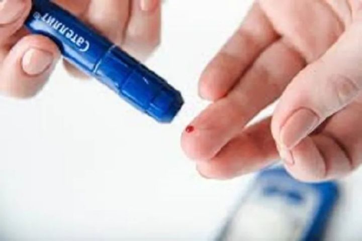 Universal%20Blood%20Lancet%20Needles%20%E2%80%93%20100%20Pcs%20%7C%20Sterile%20&%20Painless%20Testing%20-%20Image%202