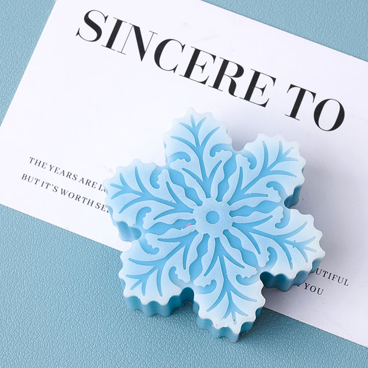 2%20Holes%203D%20Snowflake%20Silicone%20Candle%20Mold%20Christmas%20Scented%20Candle%20Ornament%20Keychain%20Pendant%20Plaster%20Epoxy%20Resin%20Mold%20Craft%20Gift%20-%20Image%204