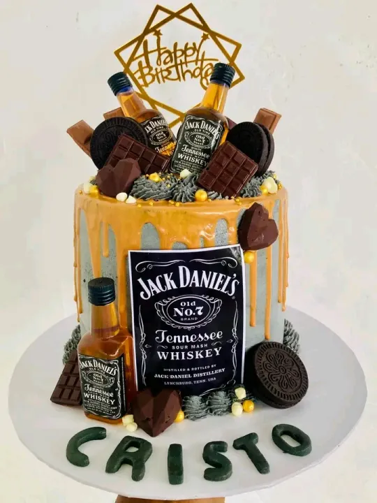 Jack%20Daniel%20Picture%20Topper%20For%20Cake%20Decorating%20,%20Artificial%20Jack%20Daniel%20Liquid%20Whiskey%20Bottle%20for%20Cake%20Topper%20-%20Image%204