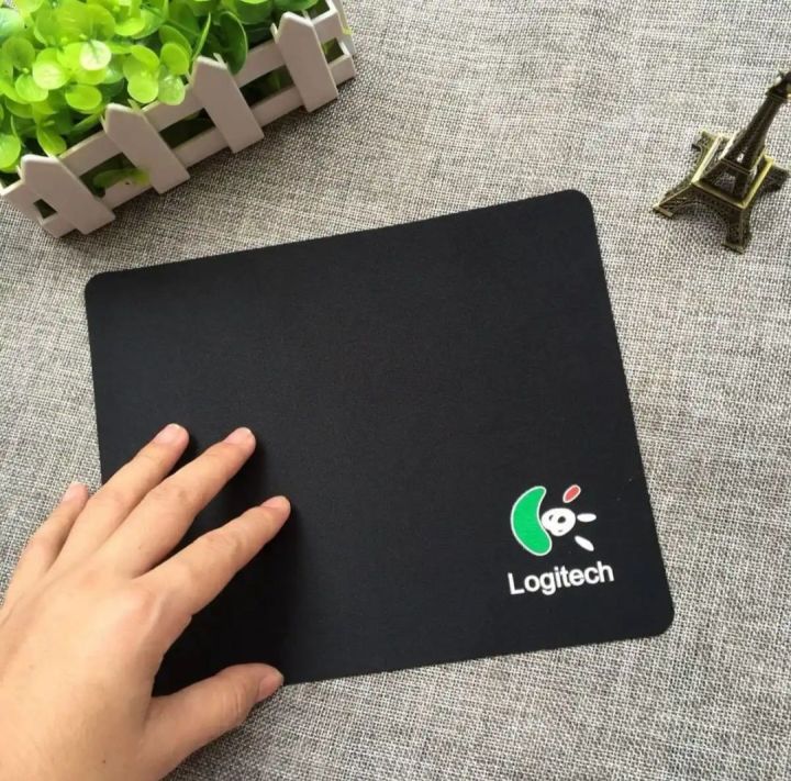 Logitech%20Printed%20Black%20Mouse%20Pad%20With%20Anti%20Slip%20Base%20-%20Image%202