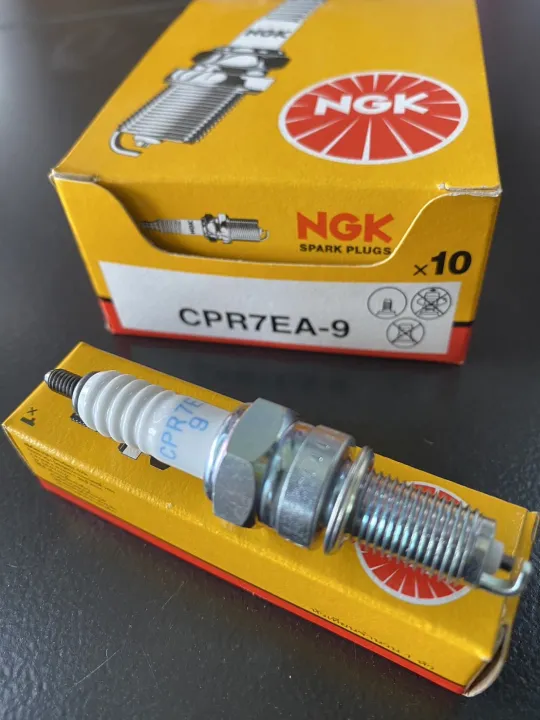 NGK%20CPR7EA-9%20spark%20plug%20100%25%20pure%20wave%20110%20I/wave%20125/spark135/x1r%20-%20Image%202