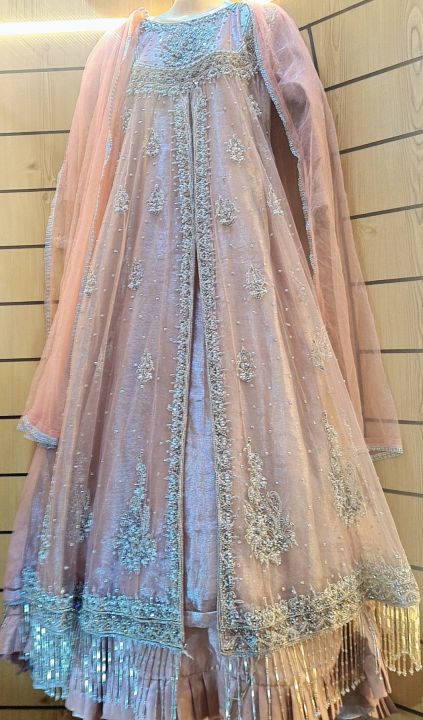 Jaly%20clothes%20with%20Hand%20made%20kar%20clear%20silaiey%20with%20sleeves%20,lace%20and%20back%20design%20are%20very%20trending%20and%20fashionable%20with%20beautiful%20Two%20step%20lace%20-%20Image%205