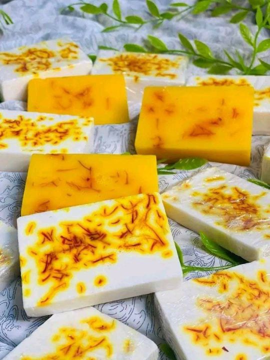 Handmade%20Real%20Saffron%20Goat%20Milk%20Beauty%20Soap%20-%2090g%20-%20Image%204