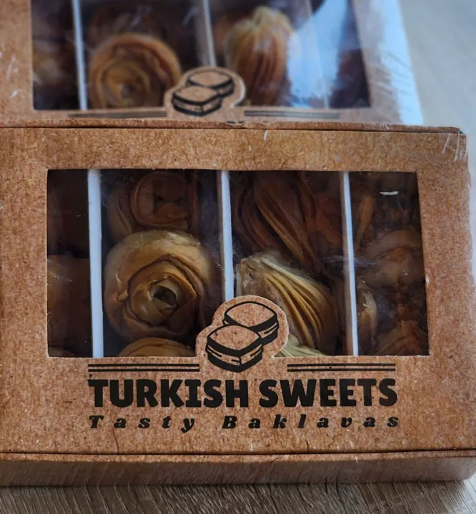 Baklava%20Small%20box%20Turkish%20Sweets%20-%20Image%202