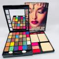 Makeup Kit Completele Box. 