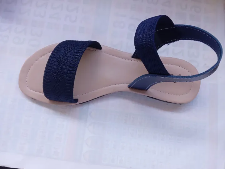 Fashionable%20and%20Stylish%20High-Quality%20Ladies%20Flat%20Slippers%20-%20Image%203