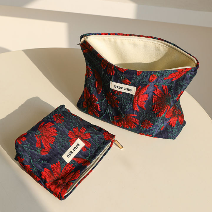 New%20Mini%20Female%20Cosmetic%20Bag%20Portable%20Red%20Soft%20Small%20Sanitary%20Napkin%20Storage%20Bag%20Commuter%20Coin%20Key%20Bag%20Portable%20Bank%20Card%20Bag%20-%20Image%205