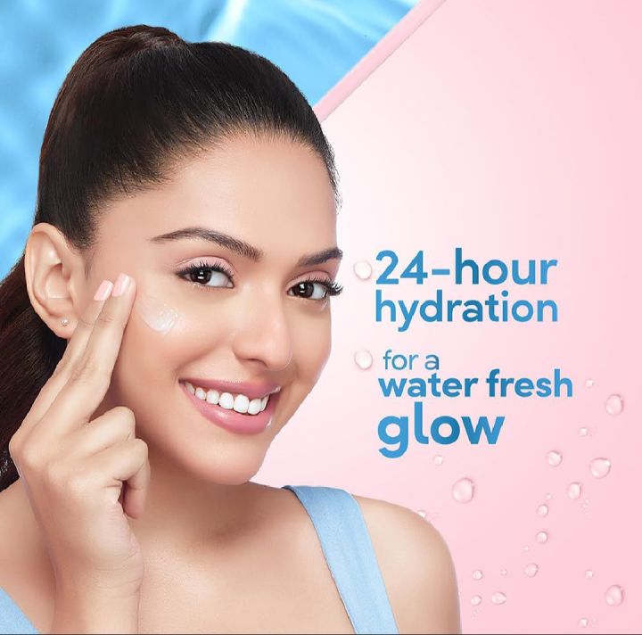 POND'S%20Super%20Light%20Gel%20Hydrated%20Glow%20With%20Hyaluronic%20Acid%20&%20Vitamin%20E-100mL(Indian)%20-%20Image%205
