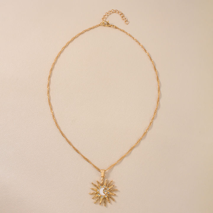 1Pcs%20Shining%20Rhinestone%20Unique%20Design%20Sun%20Star%20Moon%20Three%20In%20One%20Pendant%20Necklace%20Retro%20Women's%20Daily%20Versatile%20Party%20Jewelry%20-%20Image%206