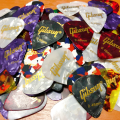 Gibson electric acoustic guitar strings set + top guitar pins set-bottom + free 5 guitar picks and 1 pick storage. 