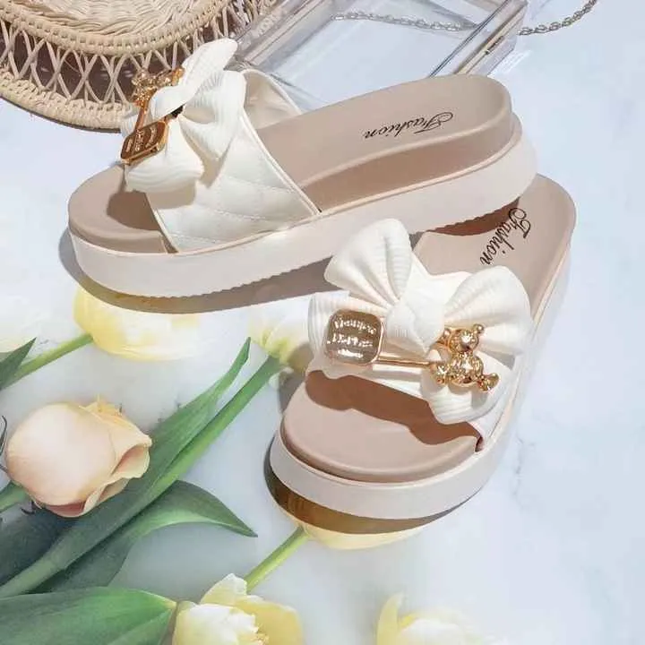 New%20girls%20ladies%20imported%20China%20made%20variety%20fancy%20stylish%20slippers%20-%20Image%202