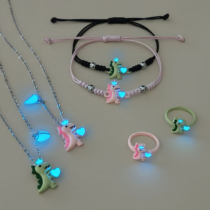 6-Piece%20Set%20Glowing%20Heart%20Dinosaur%20Couple%20Necklace%20Bracelet%20Ring%20Set%20Cute%20Luminous%20Crown%20Accessories%20for%20Valentine's%20Day%20%20-%20Image%202