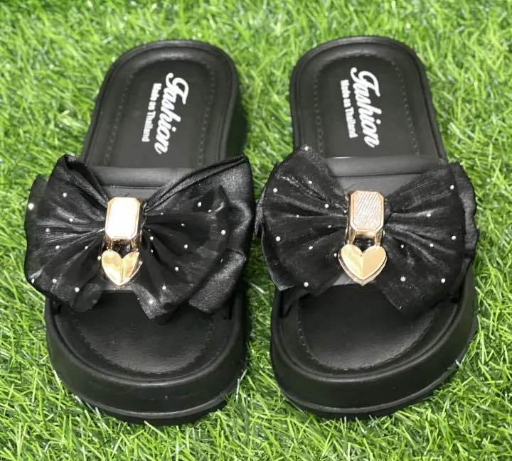 New%20Butterfly%20Net%20Design%20Thick%20Sole%20Slippers%20%E2%80%93%20Stylish%20Sandals%20for%20Girls,%20Ladies%20&%20Women%20-%20Image%205