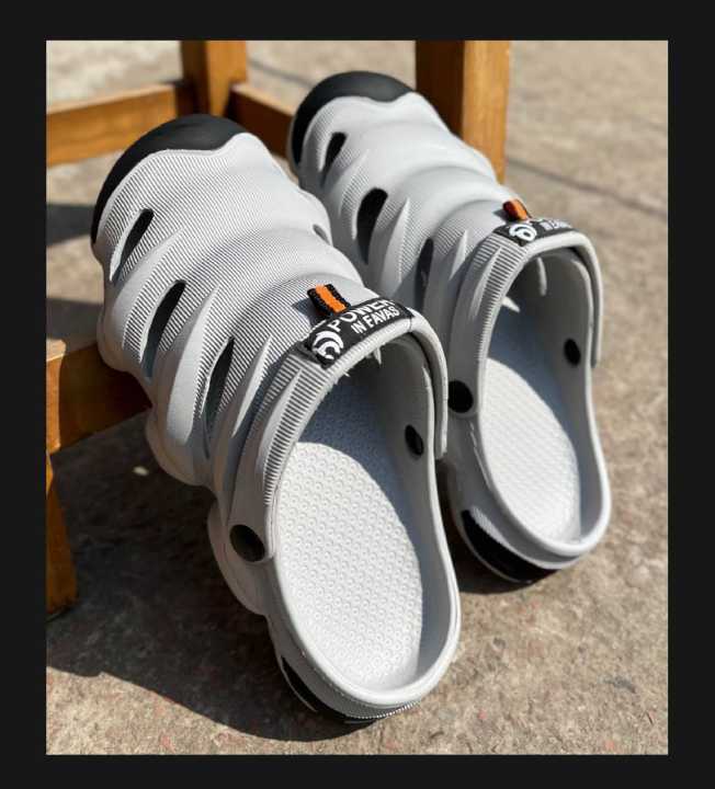 Men's%20Casual%20Hollow-Out%20Clogs%20%E2%80%93%20Super%20Soft,%20Breathable%20&%20Non-Slip%20Outdoor%20Sandals%20%E2%80%93%20Light%20Grey%20X%20Black%20-%20Image%202