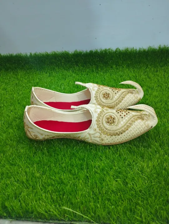 Men%20Traditional%20Khussa%20Handmade%20Latest%20Design%20Stylish%20Handmade%20Khussa%20-%20Image%205