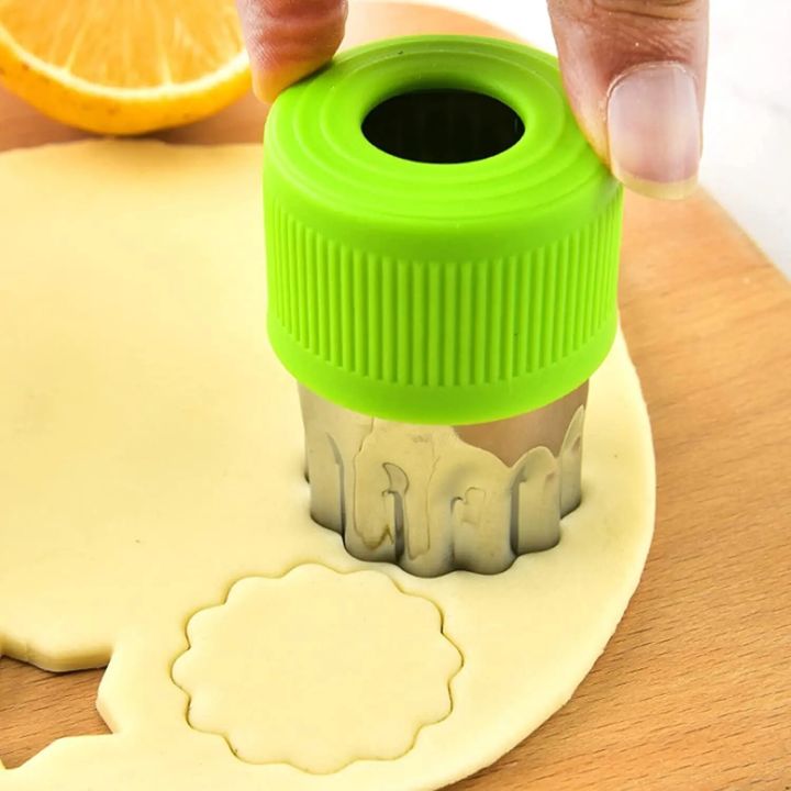Vegetable%20Cutter%20Shapes%20Stainless%20Steel%20Durable%20DIY%20Fruit%20Cookie%20Stamps%20Cake%20Food%20Cutting%20Mold%20Kitchen%20Tool%20-%20Image%204