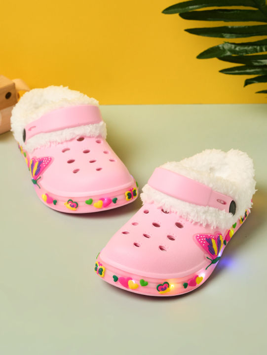 Autumn%20and%20winter%20fashionable,%20casual%20and%20comfortable%20home%20shoes%20for%20boys%20and%20girls%20with%20plush%20holes%20-%20Image%204