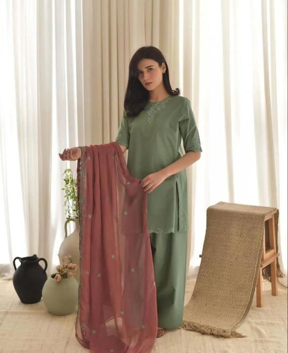 Aira%20Farshi%20shalwar%203pc%20-%20Image%208