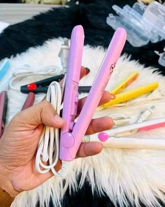 Mini%20Hair%20Straightener%20-%20Image%209