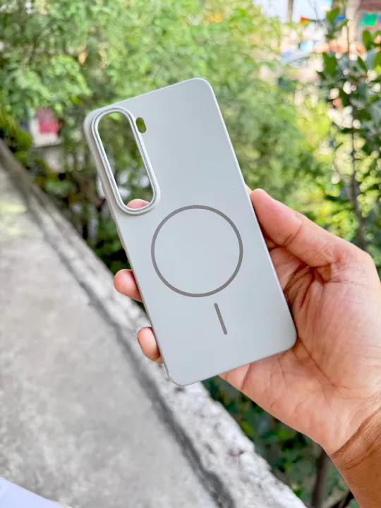 Vivo%20Y400%204G%20/%205G%20Original%20Magsafe%20Magnetic%20Ultra%20Thin%20PC%20Phone%20back%20cover%20-%20Image%202