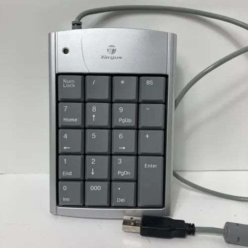 Targus Model PAUK10U Item Number 20 10-Key Numeric Keypad USB Wired Gray 2 usb Hubs BS and  000 Keys