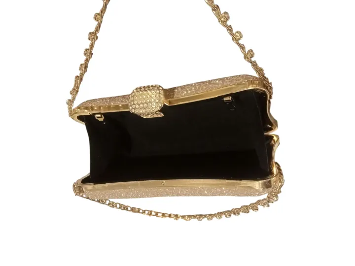 Golden%20Glitter%20Clutch%20Bag%20with%20Elegant%20Chain%20Strap%0ABridal%20bag%20purse%20for%20women%20and%20girls%20party%20and%20casual%20use%20unique%20style%20-%20Image%203