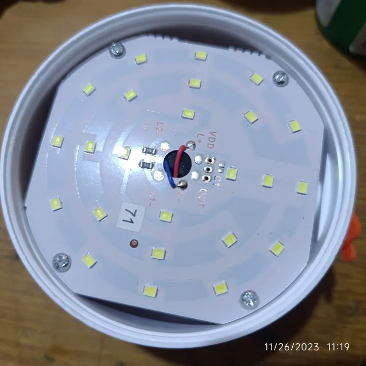 Solar%20Emergency%20Charging%20Lamp%20with%20Power%20Bank%20Function%20-%20Image%206