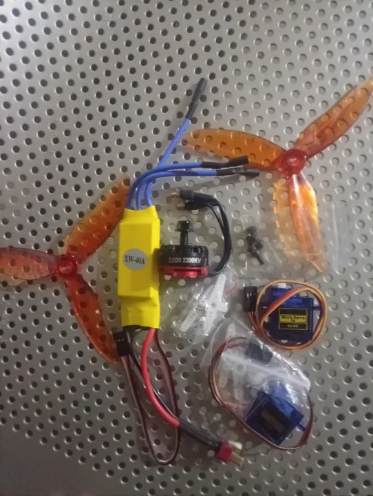 1400kv%20/%202600kv%20/%201000kv%20/%201100kv%20/%201800kv%20bldc%20brushless%20motor%20+%2040a%20brushless%20ESC%20for%20making%20drone%20plane%20car%20boats%20and%20many%20more%20projects%20-%20Image%208