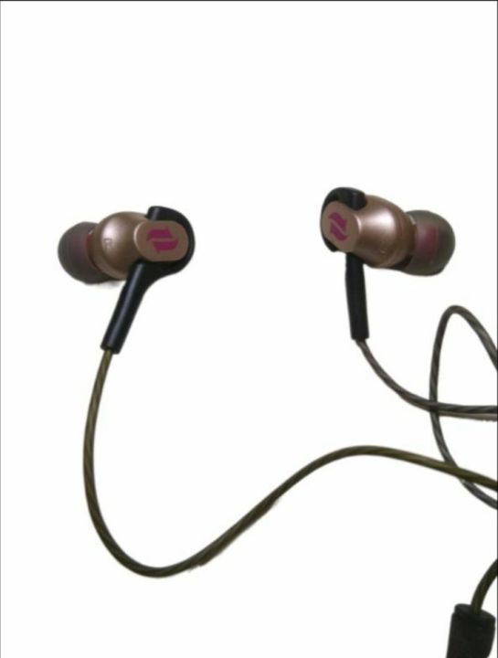 Proton%20R100%20Heavy%20Bass%20Earphones%20With%20Microphone%20-%20Stereo%20Crystal%20Clear%20In-Ear%20Headphones%20-%20Image%204