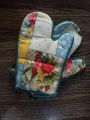Oven Gloves heat resistant mitts. 