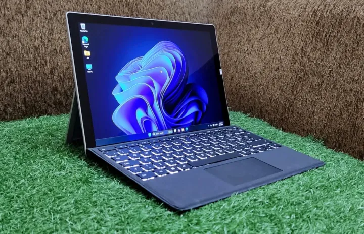 Microsoft%20Surface%20pro%207%20plus%20Core%20i7%2011th%20Generation%2016GB%20Ram%20256GB%20ssd%202%20in%201%20tablet%20laptop%20with%20detachable%20keyboard%20-%20Image%205