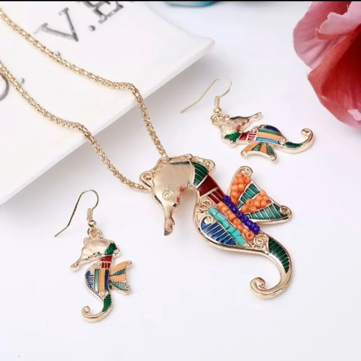 colorful%20beaded%20seahorse%20pendent%20with%20earrings%20set%20-%20Image%202