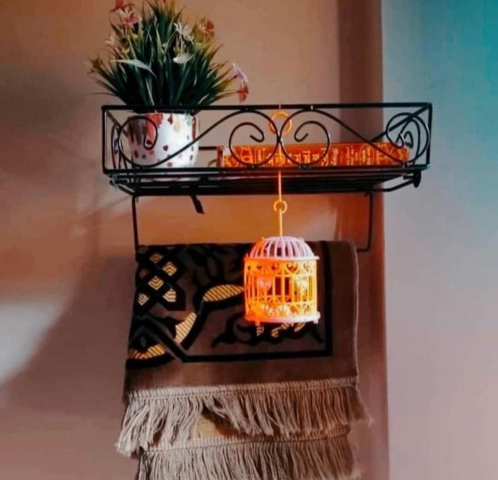 Space%20saver%20Metal%20Wall%20Stand%20Includes%203%20Jaymamaz%20Hangers%2012%E2%80%B3%20Black%20-%20Image%203