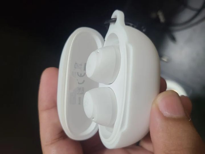 silicon%20premium%20protective%20Cover%20For%20QCY%20ArcBuds/HT07%20-%20Image%207