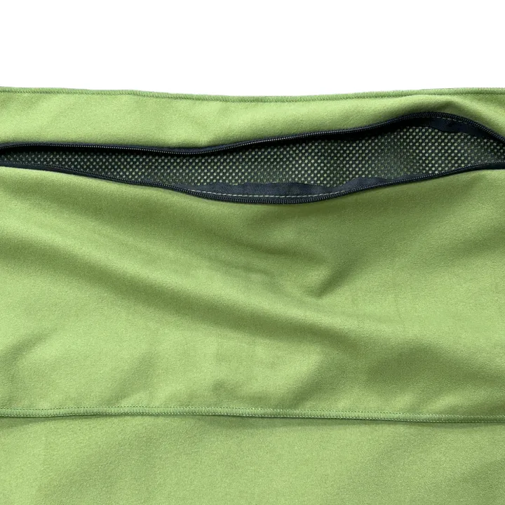 Gym%20Fitness%20Sports%20Towel%20with%20Zipper%20Pocket%C2%A0%20Quick%20Dry%20Sweat-Wicking%20Stores%20Phone/Keys%C2%A0%20CrossFit%20Training%20Workout%20Weightlifting%20-%20Image%202