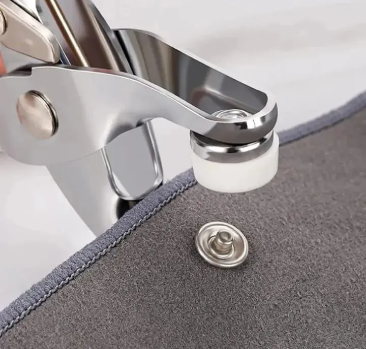 High%20Quality%20Metal%20Snap%20Buttons%20Press%20Plier_9.5mm%20Metal%20Sewing%20Prong%20Ring%20Buttons%20Clip%20Plier%20_Diy%20Button%20Punch%20Tool%20For%20Baby%20Clothes_abaya%20Ring%20Metal%20Button%20Presser%20Machine%20Fastener%20Snap%20Buttons%20Kit%20Tich%20Button%20Tool%20Kit%20-%20Image%204