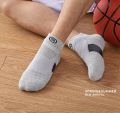 Sports socks [thick, firm, shock absorption] there are 3 colors of long socks, free shipping size 39-44. 