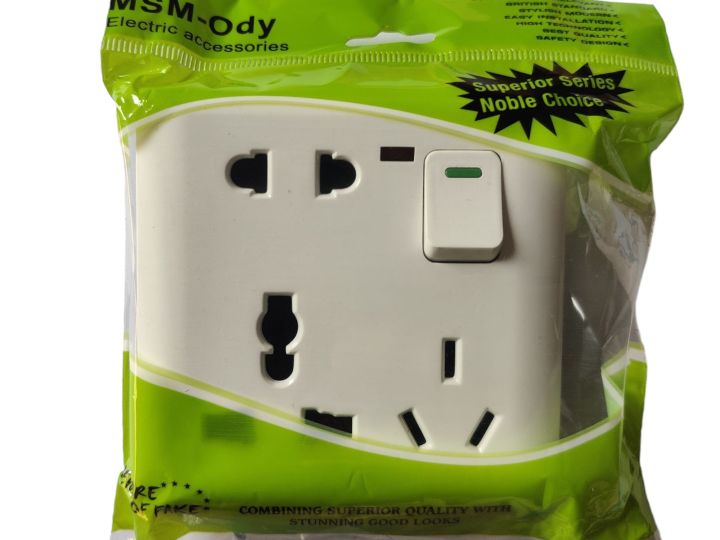 8%20pin%20Multi%20All%20Rounder%20Combined%20Socket%20with%20Switch%2015A%20-%20Image%202