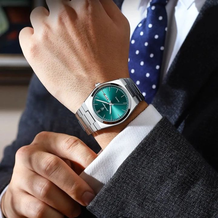 POEDAGAR%20930%20Men's%20Luxury%20Stainless%20Steel%20Quartz%20Watch%20%E2%80%93%20Luminous%20Dial%20with%20Date%20&%20Day%20Display%20-%20Image%203