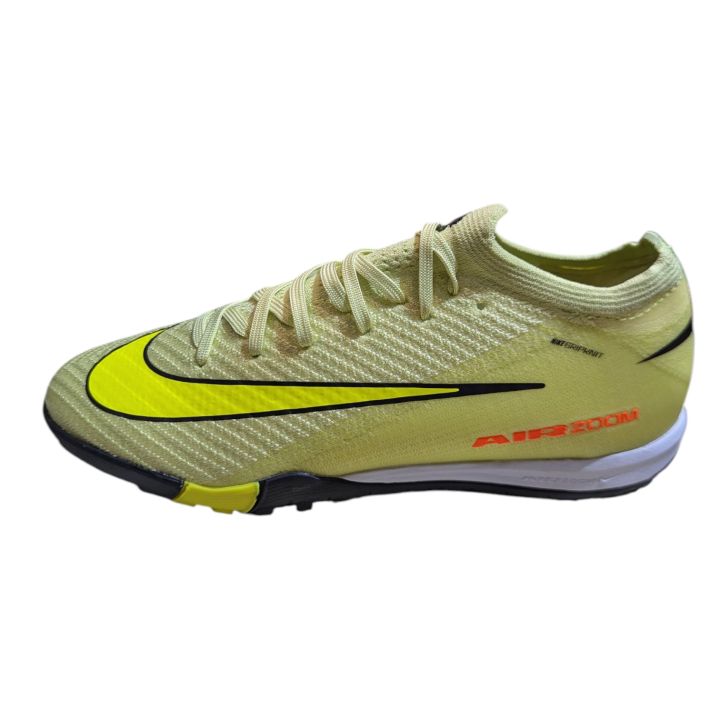 Arizoom%20Indoor%20Futsal%20Shoes%20%E2%80%93%20Lightweight%20Non-Marking%20Sole%20For%20Futsal%20Shoes%20-%20Image%203