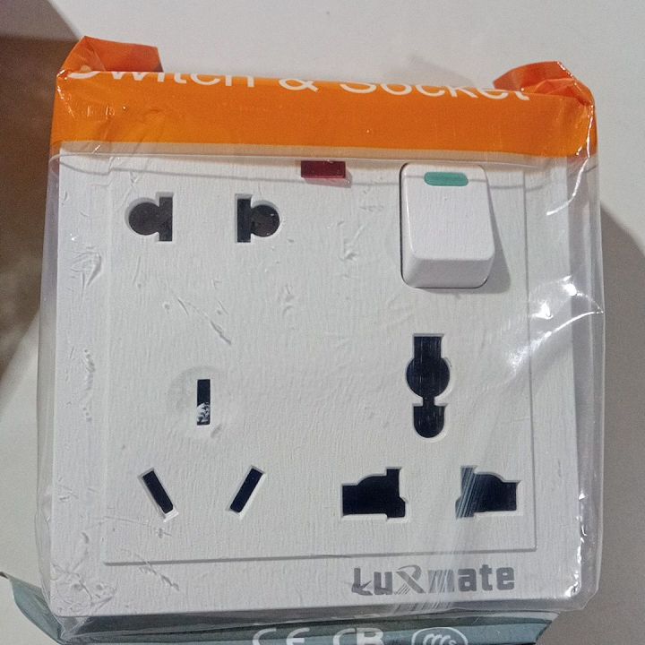 Luxmete%20premium%20six%20pin%20socket%20-%20Image%205