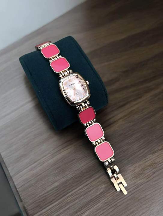 Elegant%20Luxury%20Zircon%20Women's%20Quartz%20Watch%20with%20Ice%20Crystal%20Small%20Sugar%20Cube%20Bracelet%20-%20Image%205