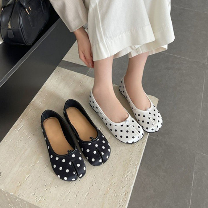 2026%20New%20Women's%20Polka%20Dot%20Split-Toe%20Flats,%20Soft%20Slip-On%20Ballet%20Shoes,%20Comfortable%20Fashion%20Casual%20Flat%20Shoes%20for%20Ladies%20-%20Image%205