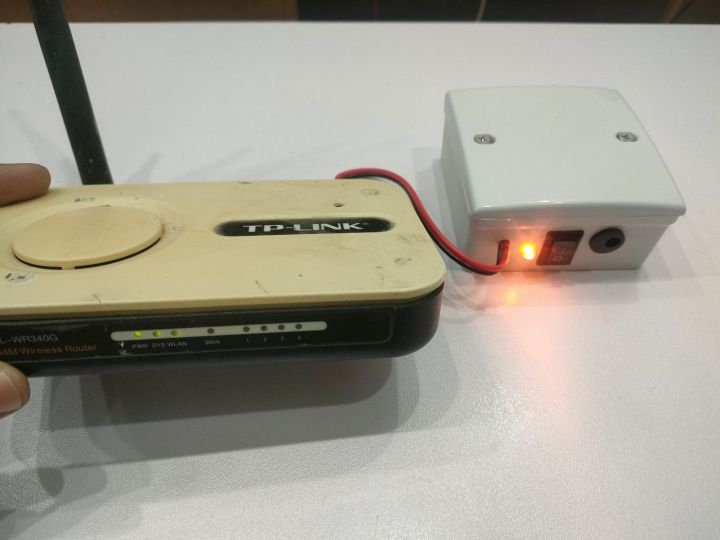 9V Wifi Router Power Bank For 9V 5.5mm Plug ( moti pin ) with 2 to 3 hrs Backup Fully automatic for 9 volt router and multipurpose 2600 mAh - Customize backup Available - Customize Design and color Available