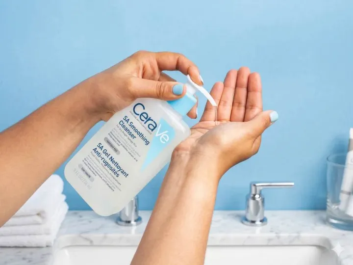 Cerave%20SA%20Smoothing%20Cleanser%20236ml%20-%20Image%203